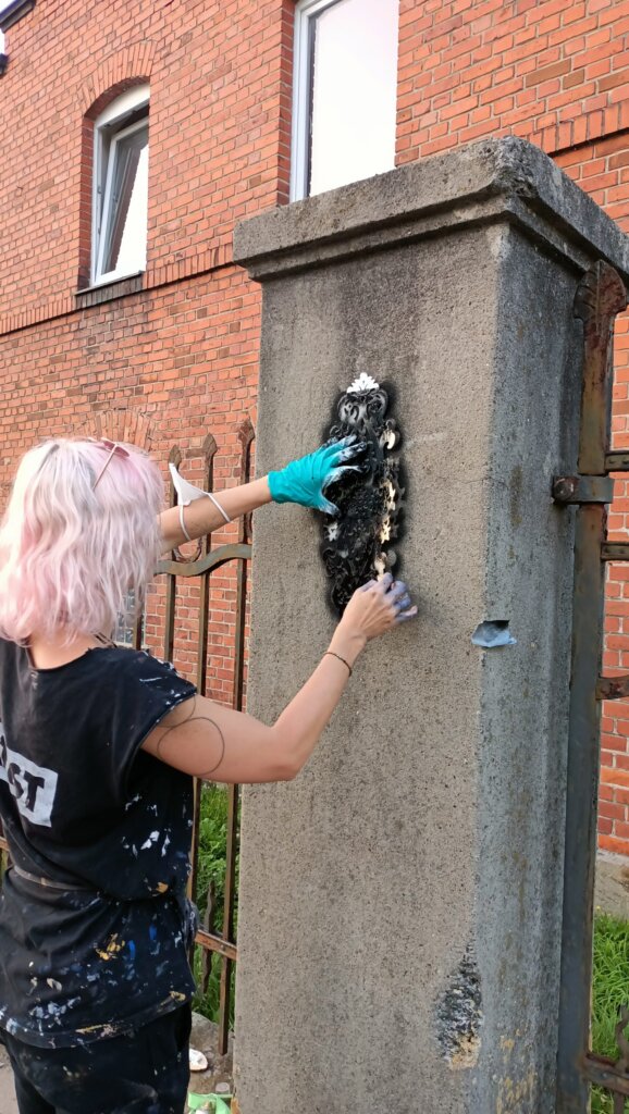 Interview with Street Artist NeSpoon (IWD SPECIAL), 2023. Image © NeSpoon