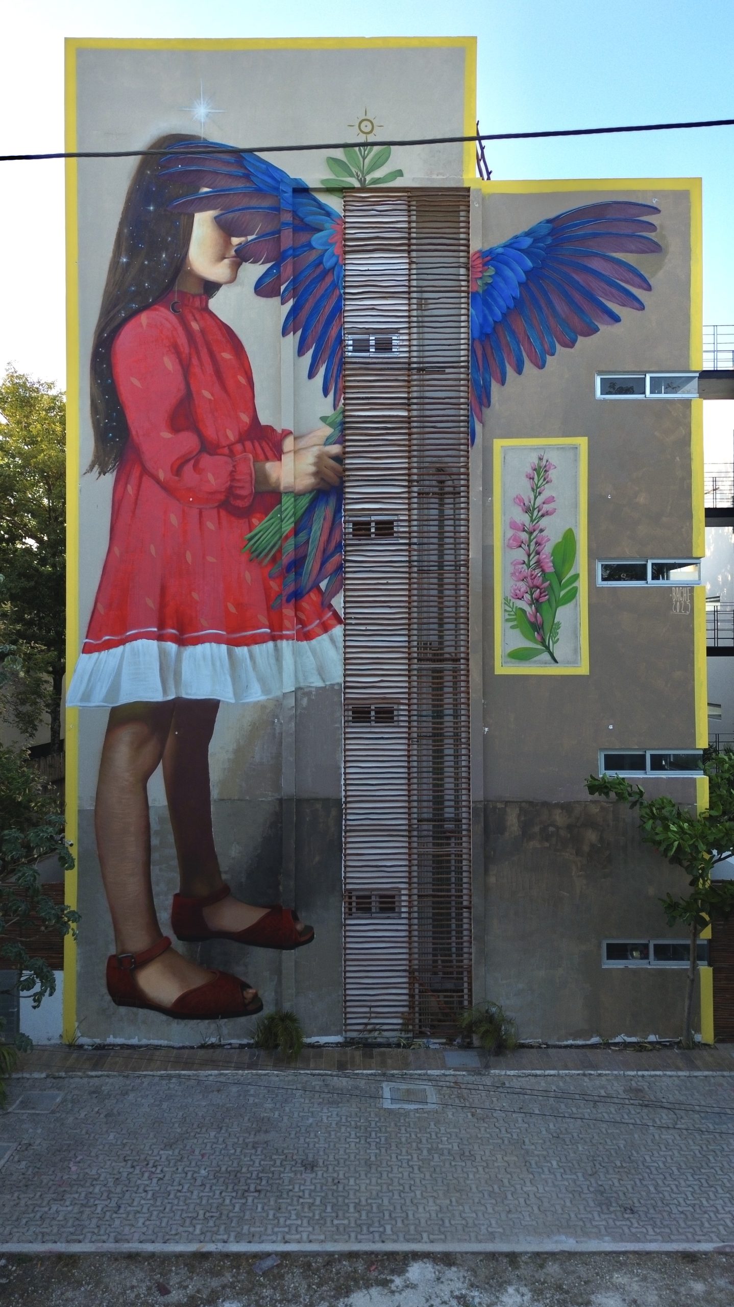 The Bache mural Tulum draws on the Mayan concept of KAB’AWIL, exploring dual forces that shape existence.
