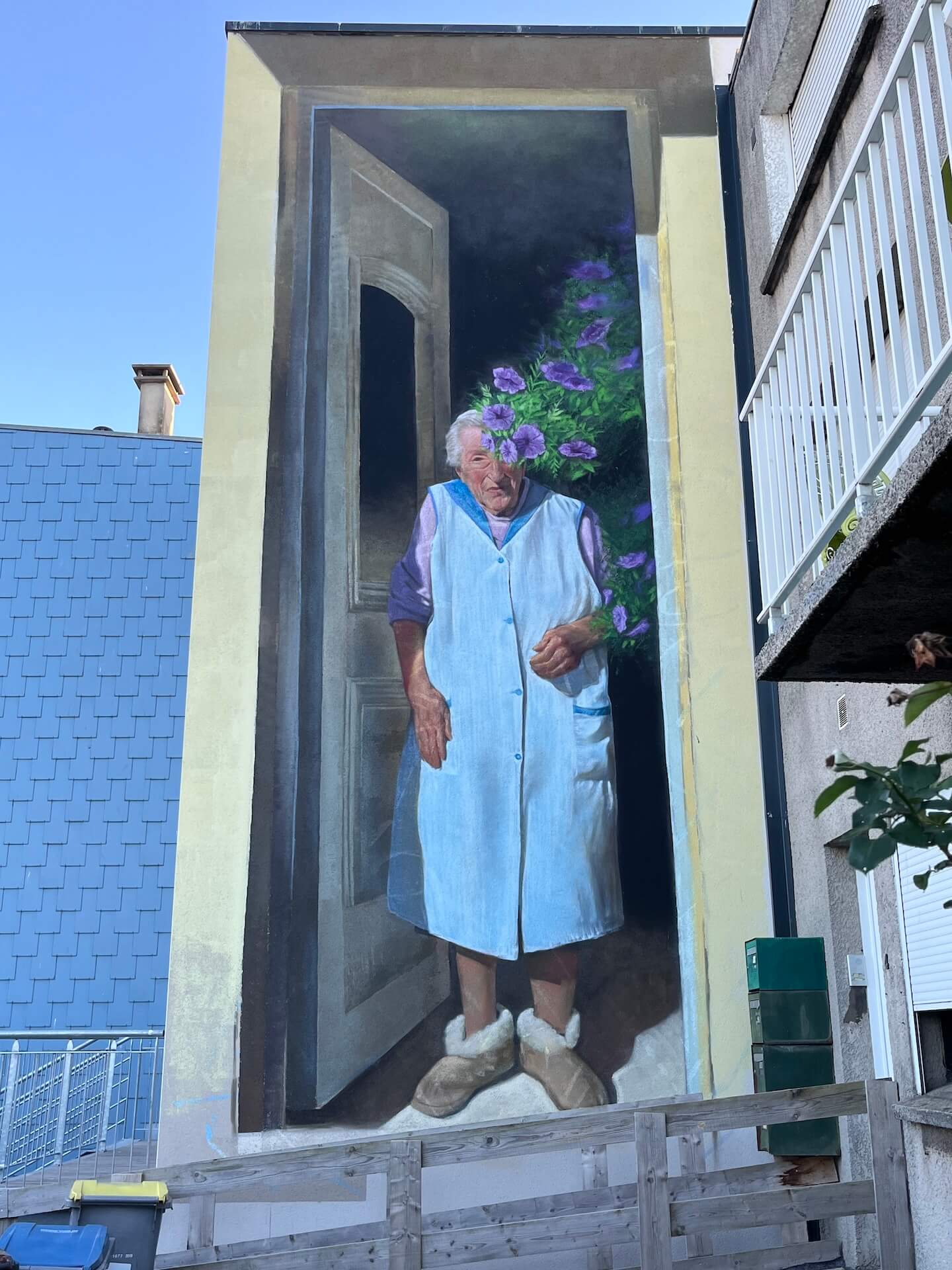 Bache mural Boulogne-sur-Mer portrait of Mauricette on boulevard Chanzy